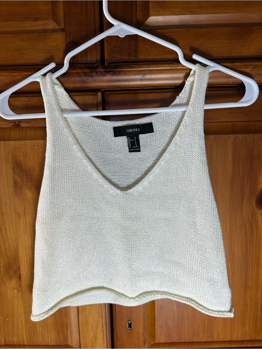 Forever 21 Women’s Cream Knit V-Neck Crop Top Tank